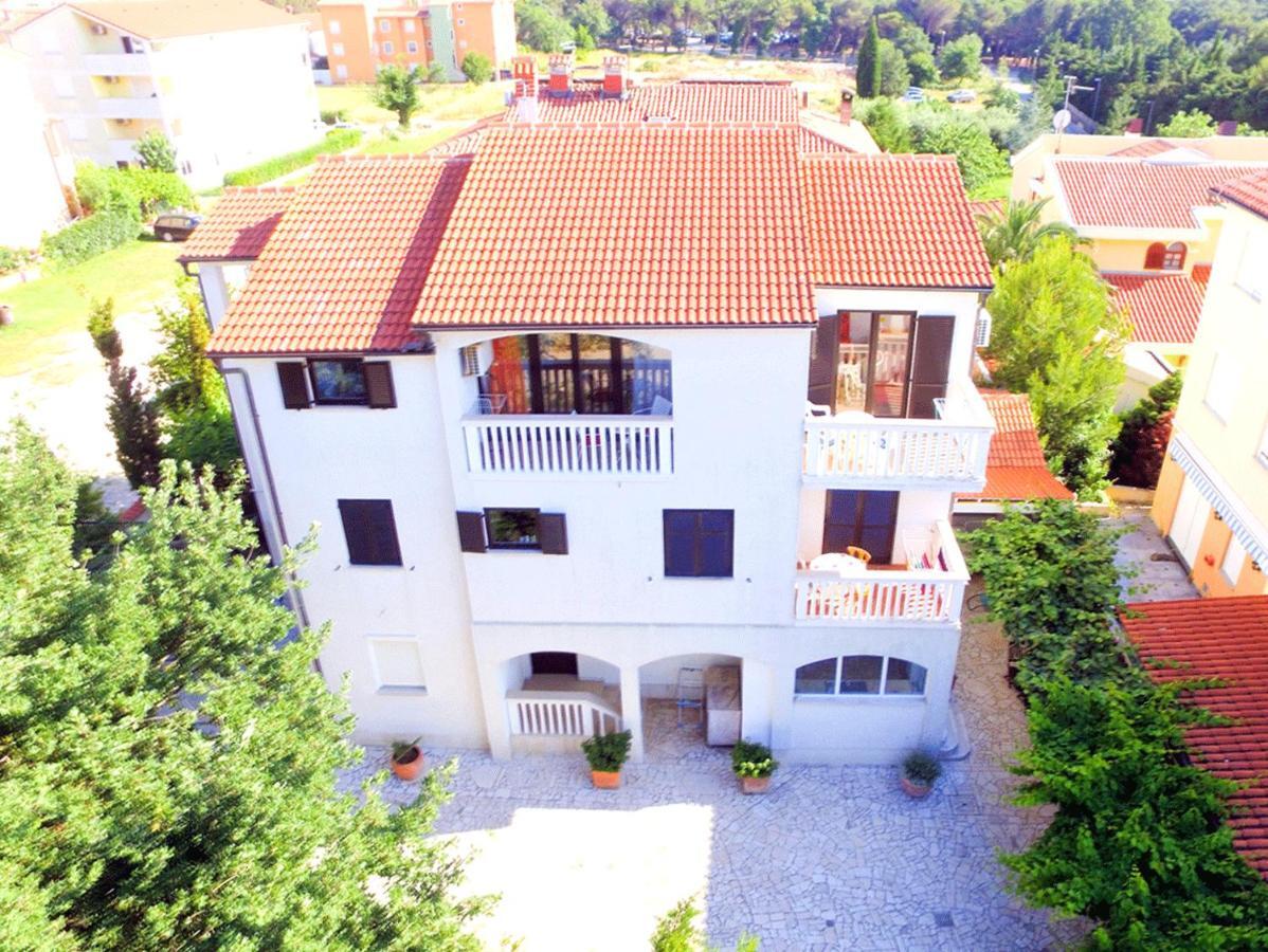 Apartmani Marin Medulin Exteriör bild