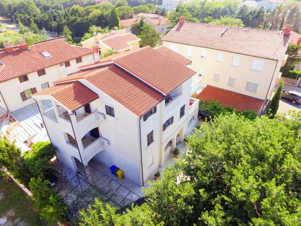 Apartmani Marin Medulin Exteriör bild