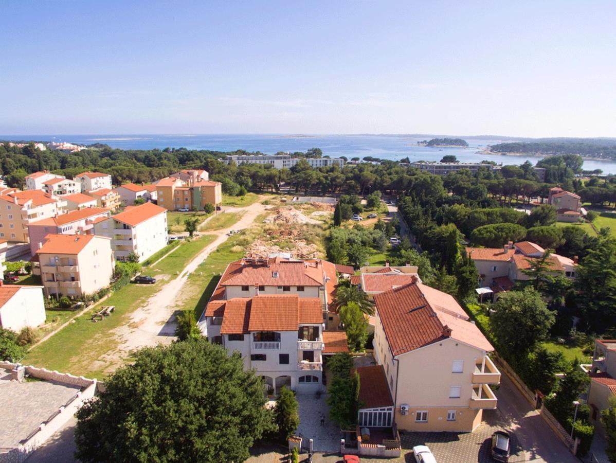 Apartmani Marin Medulin Exteriör bild